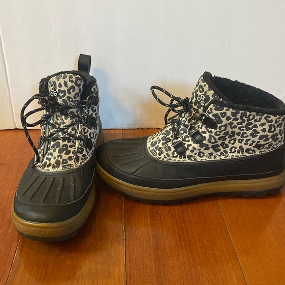 Nike ACG Cheetah Leopard print Woodside Chuka II rain snow duck boots sz 8.5 - Picture 1 of 11